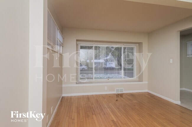 Foto del edificio - 1369 Hinman St