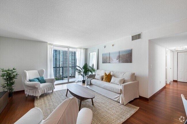 Building Photo - 1200 Brickell Bay Dr