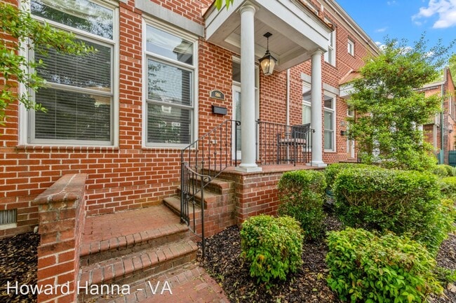 Building Photo - 4 br, 2.5 bath House - 806 Manteo Street