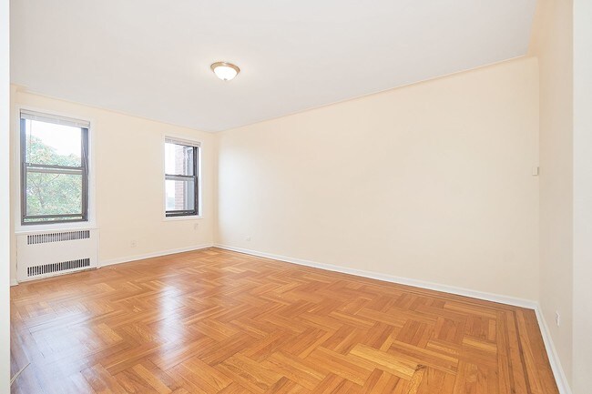 Building Photo - 2147 E 17th St