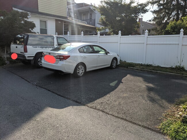 Parking lot - 124 N 5th St