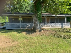 Building Photo - 1136 Welcome Valley Rd