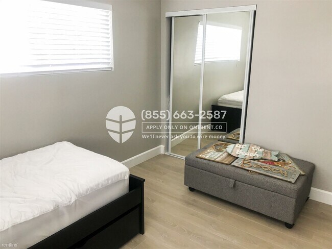 Foto del edificio - 2107 N Bristol St