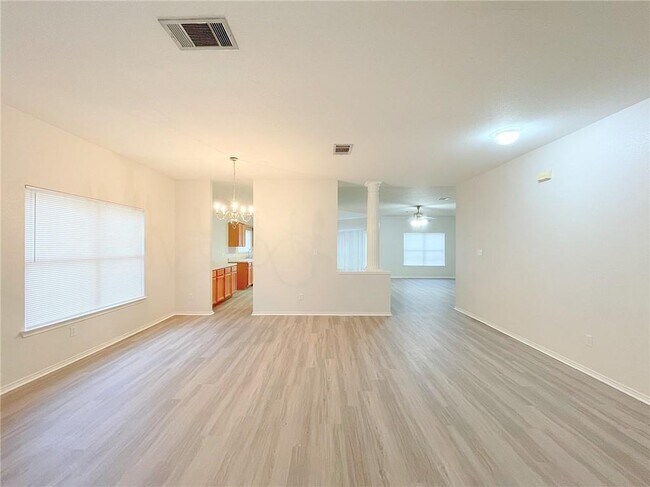 Building Photo - 2211 Little Tree Bend