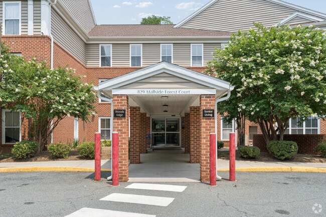 Entrada - Woods Edge Apartments - 55 and Better!