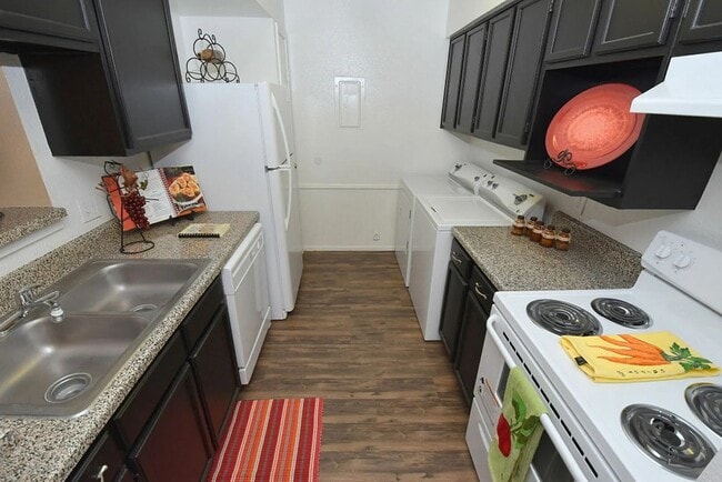 Building Photo - 1320 Farm to Market 1960 Bypass Rd E