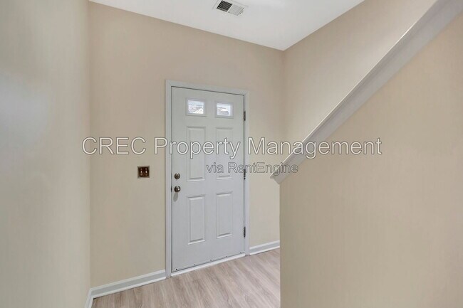Foto del edificio - 140 Buchanan Cir