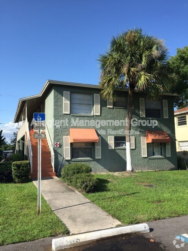 Building Photo - 705 Michigan Ct