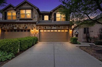Building Photo - 878 Vaquero St