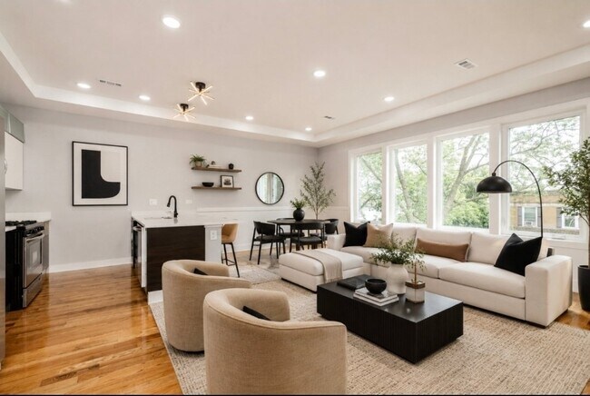Foto del edificio - 6334 S Langley Ave