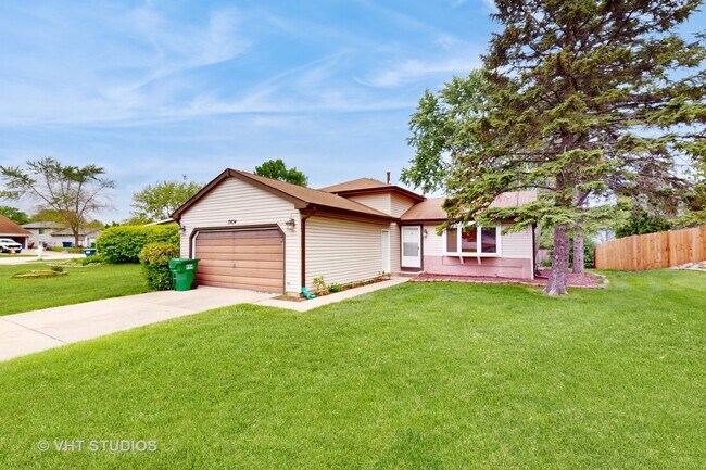 Building Photo - 13834 W Sandstone Dr