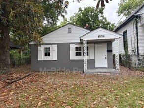 Building Photo - 1838 Watkins St