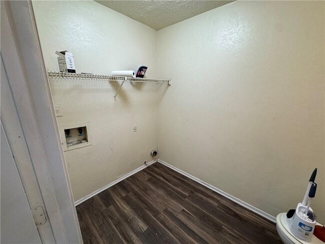 Building Photo - 3102 Destin Cir