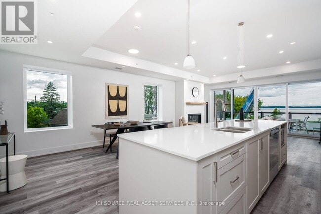 Building Photo - 208 - 19B WEST STREET N