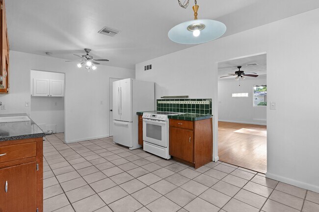 Foto del edificio - 506 NE 10th Ave