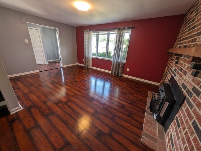 Foto del edificio - 177 Forge Rd