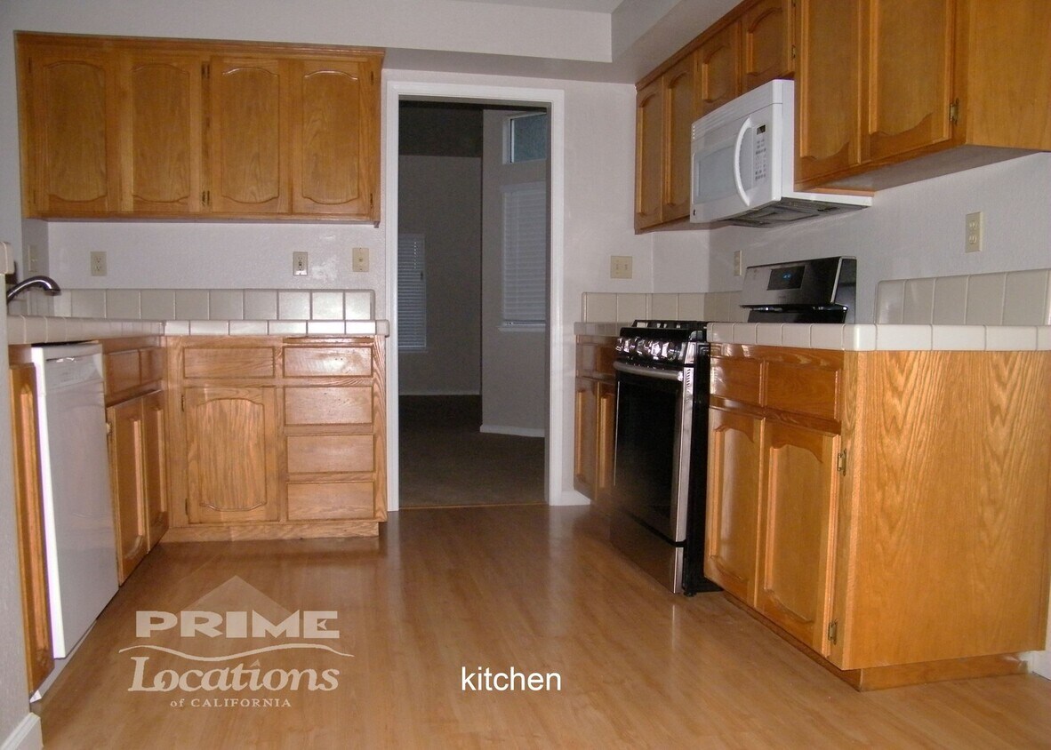 Foto del edificio - Refurbished 4 bedroom home on cul-de-sac 4 bedroom