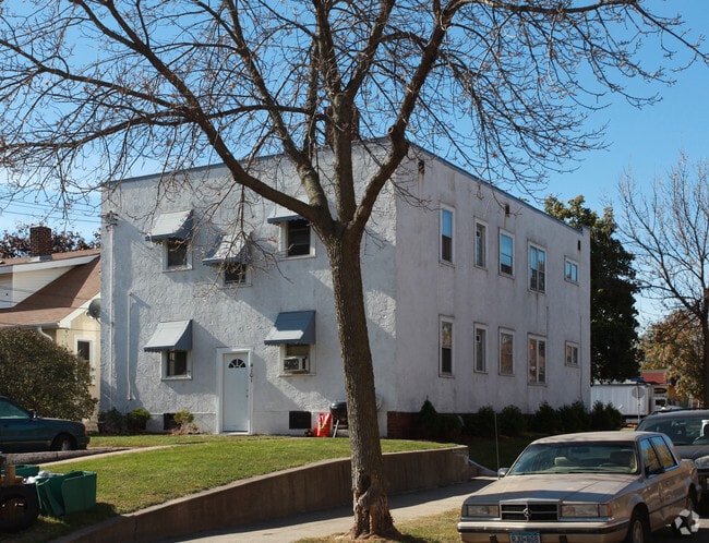 Building Photo - 4101 Cedar Ave S