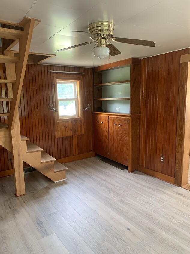 Building Photo - 1185 Crucible Rd