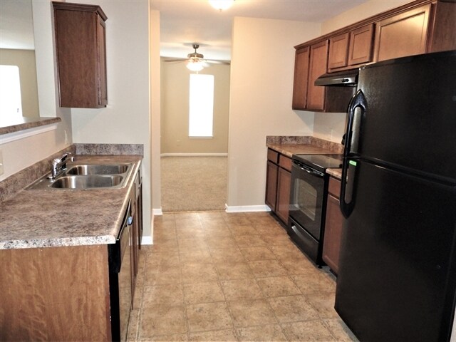 Building Photo - 10151 Cumberland Pointe Boulevard
