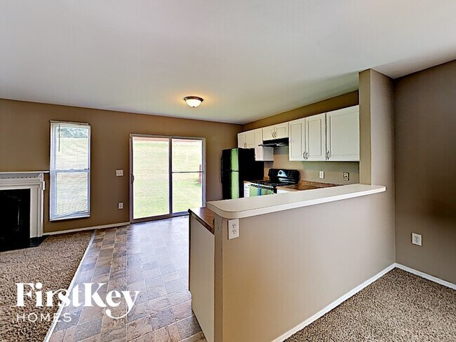 Building Photo - 12815 High Crest Dr