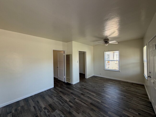 Building Photo - Cozy 1bd 1 ba Available NOW