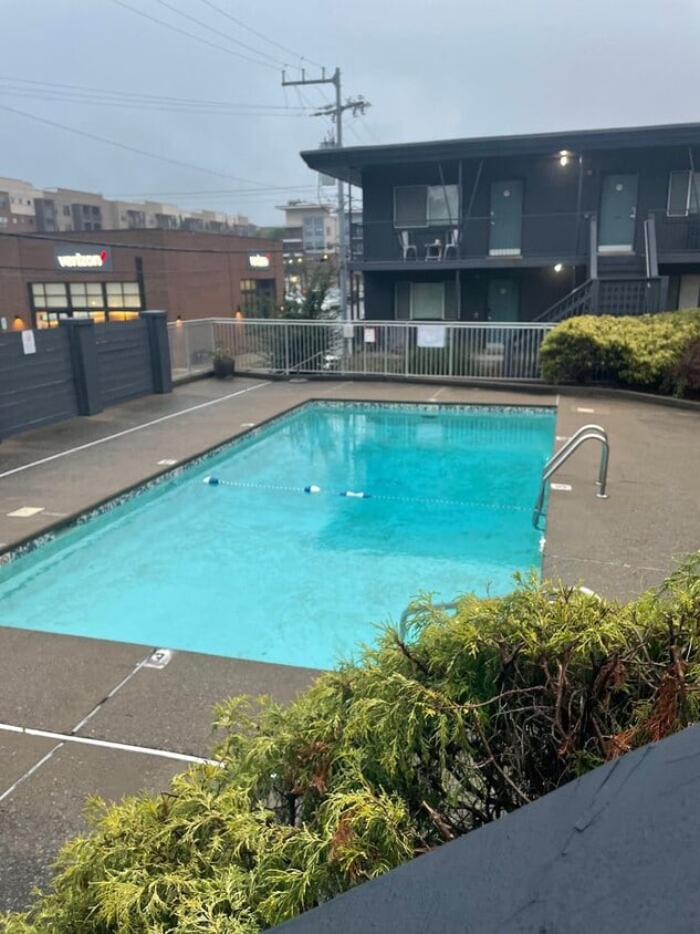 Furnished Studio Apartment - Furnished Studio Apartment