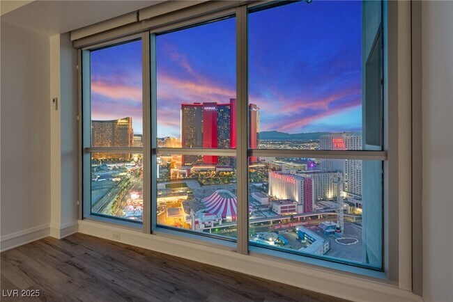 Foto del edificio - 2700 S Las Vegas Blvd