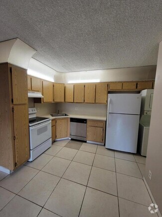 Building Photo - 203 Foxtail Dr