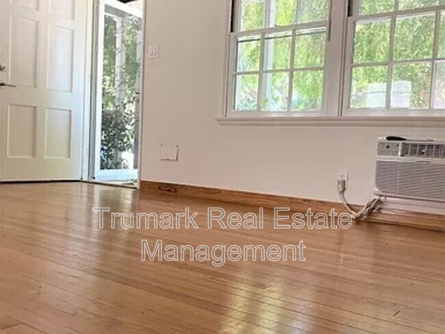 Foto del edificio - 303 E Dryden St