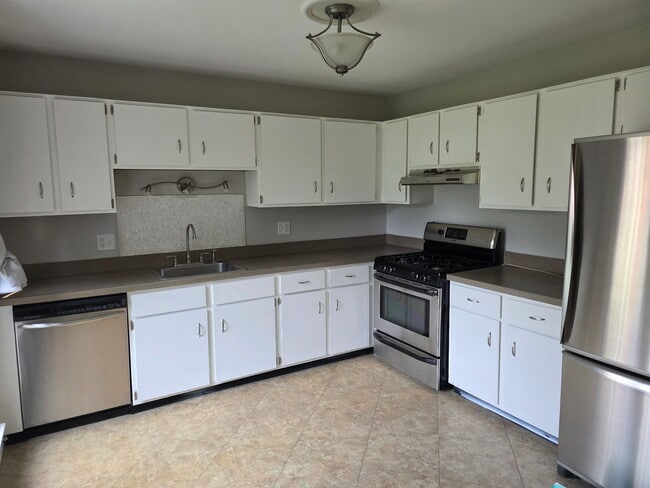 Building Photo - 3274 Alpine Dr