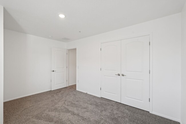 Building Photo - 12570 N Cotton Ln