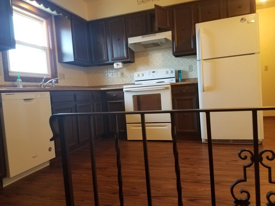 Primary Photo - 3093 Pickle Rd