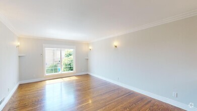 Building Photo - 330 Los Palmos Dr