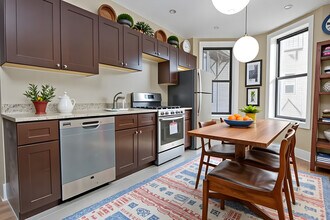 Building Photo - 17 Highgate St