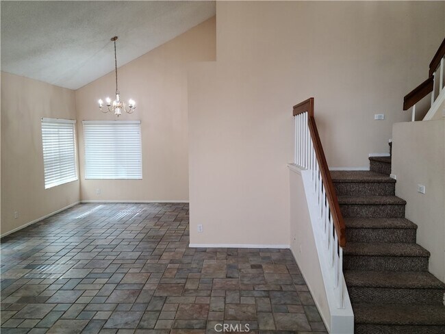 Foto del edificio - 998 Ashford Cir