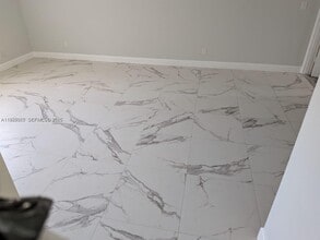 Building Photo - 6201 SW 37th St