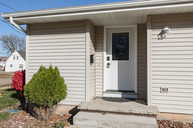 Foto del edificio - 1824 S Jefferson St