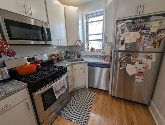 Building Photo - Newly Renovated 1 Bedroom in Rogers Park/L...