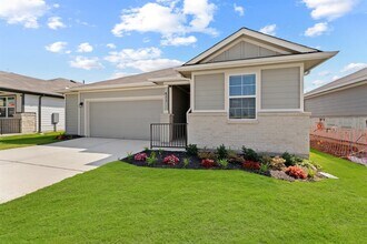 Building Photo - 411 Town Lk Bnd