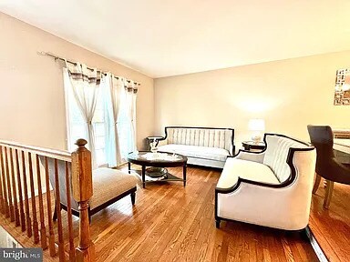 Foto del edificio - 6904 Compton Ln
