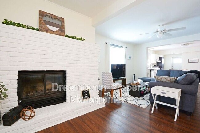 Foto del edificio - 2742 California St NE