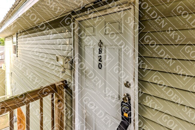 Foto del edificio - 820 W 15th St