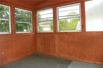 Building Photo - 575 Ridge Rd
