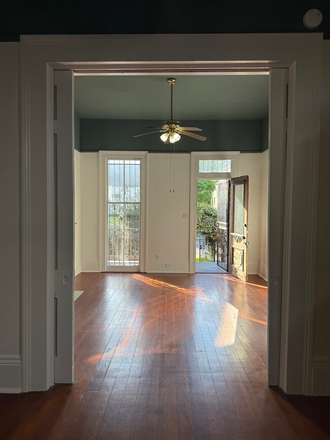 Double parlor with pocket doors - 440 S Rendon St