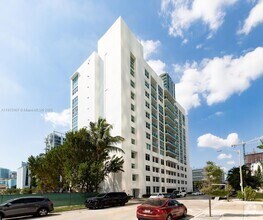 Building Photo - 500 NE 29th St