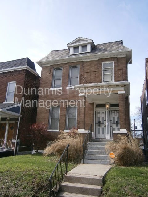 Foto principal - 4736 Saint Louis Ave