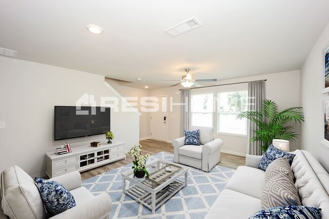 Foto del edificio - NEW Construction! Rent easily and live com...