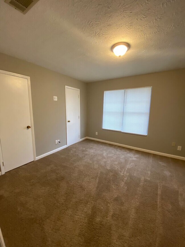 Foto del edificio - 2490 Hidden Cove Court