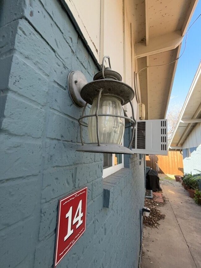 Foto del edificio - 625 Red Bud Lane-